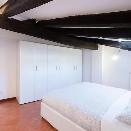Just Urban - Elegant 2-br Penthouse With Balcony In Center