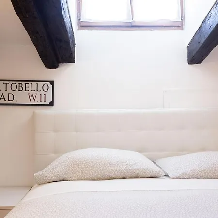 Beautiful Penthouse In Center With Balcony 博洛尼亚