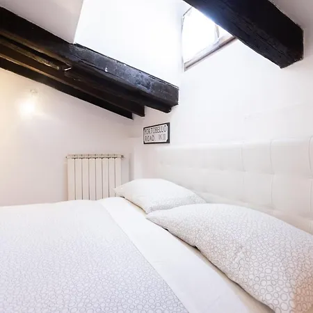 Apartmán Just Urban - Elegant 2-br Penthouse With Balcony In Center Boloňa