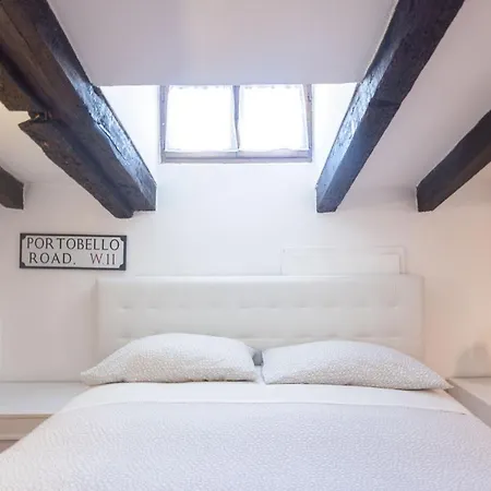 Apartmán Beautiful Penthouse In Center With Balcony *