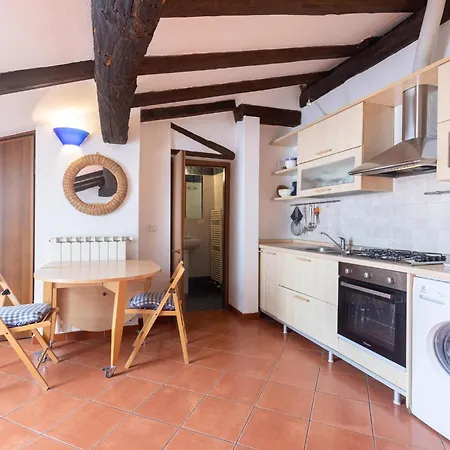 Beautiful Penthouse In Center With Balcony 公寓