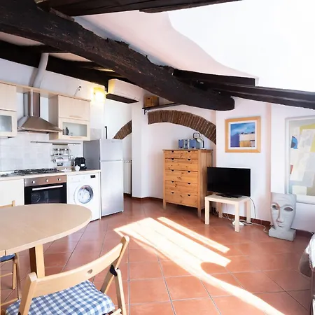 Just Urban - Elegant 2-br Penthouse With Balcony In Center Apartmán Boloňa