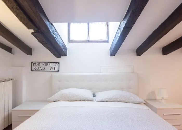 דירה Just Urban - Elegant 2-br Penthouse With Balcony In Center *