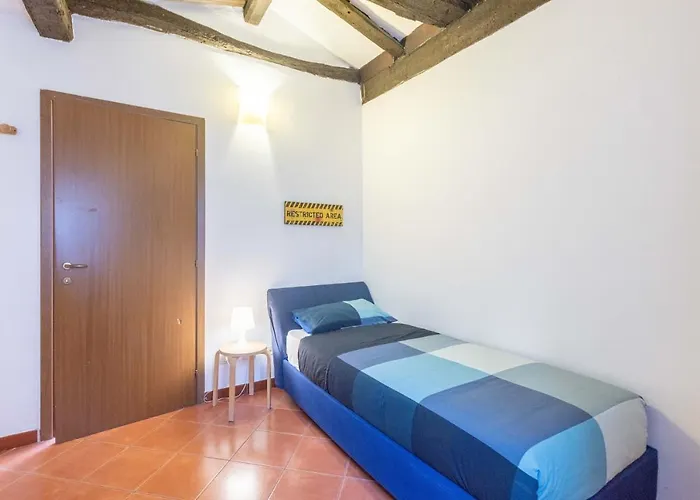 Beautiful Penthouse In Center With Balcony *