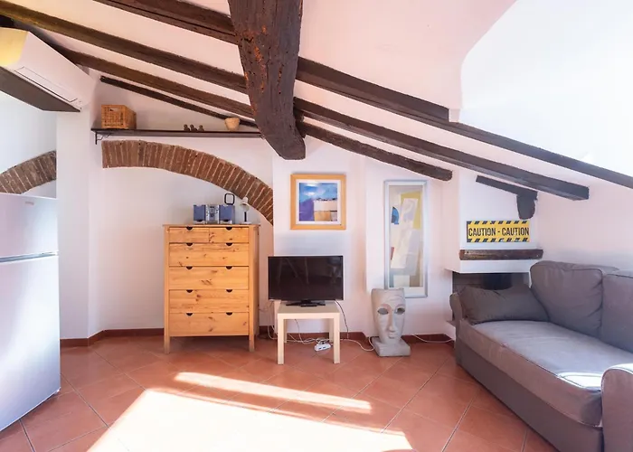 Beautiful Penthouse In Center With Balcony Apartment *